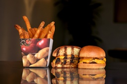 Smoked Burger +Fries +Smoked Sauce